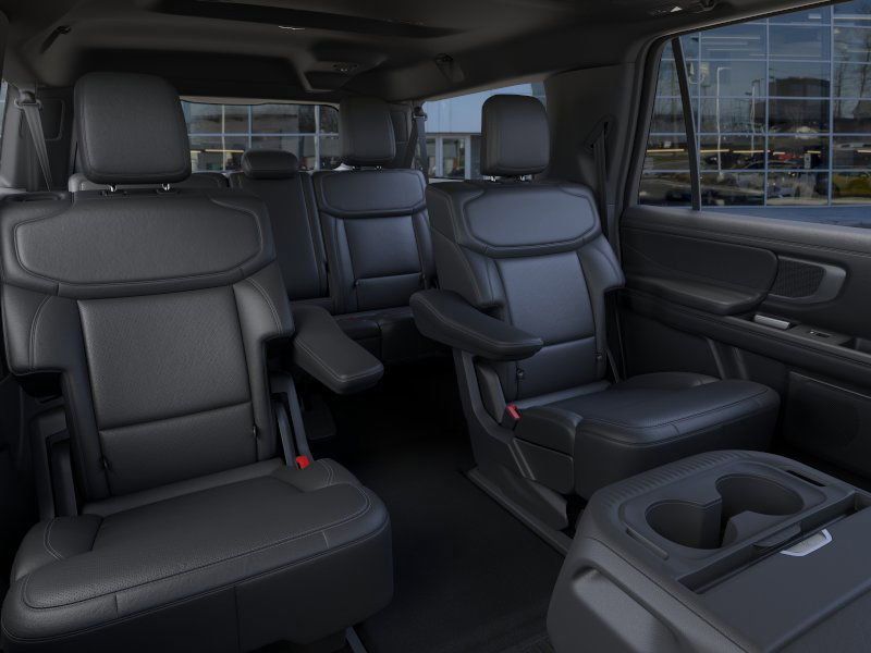 2025 Ford Expedition Platinum MAX EL photo 8