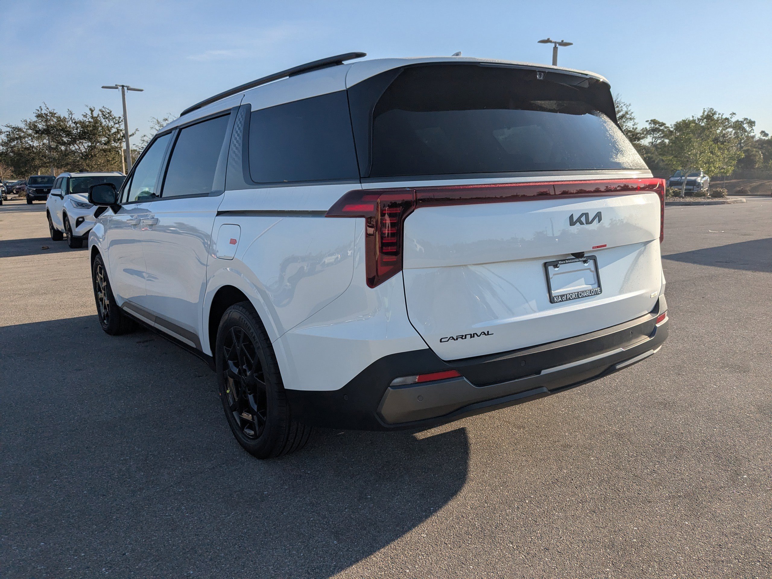 2026 Kia Carnival SX Prestige photo 3