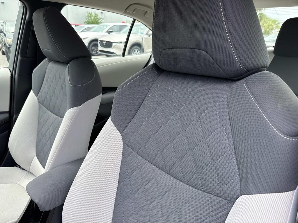 2022 Toyota Corolla LE photo 20