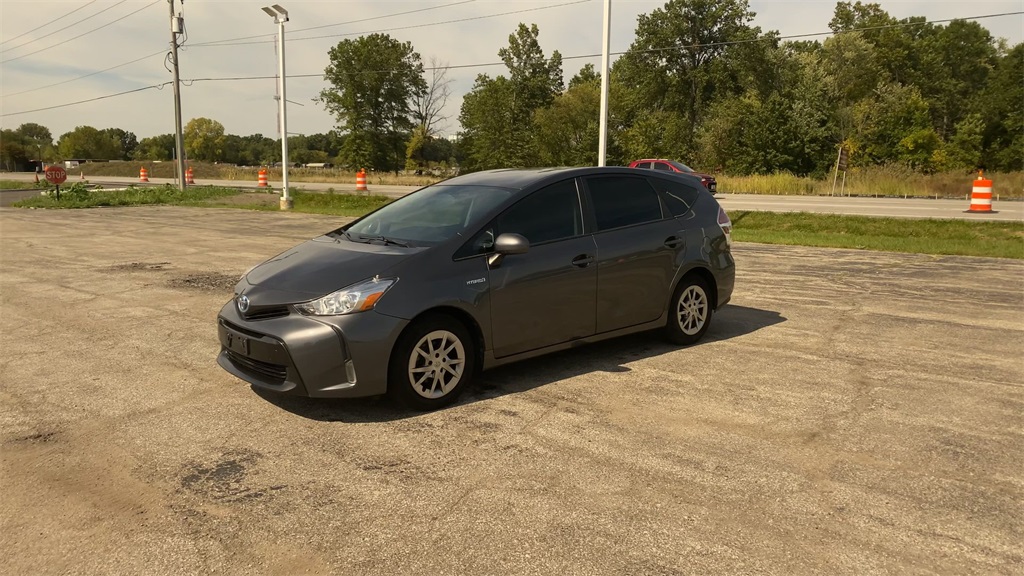 2017 Toyota Prius V Four photo 4