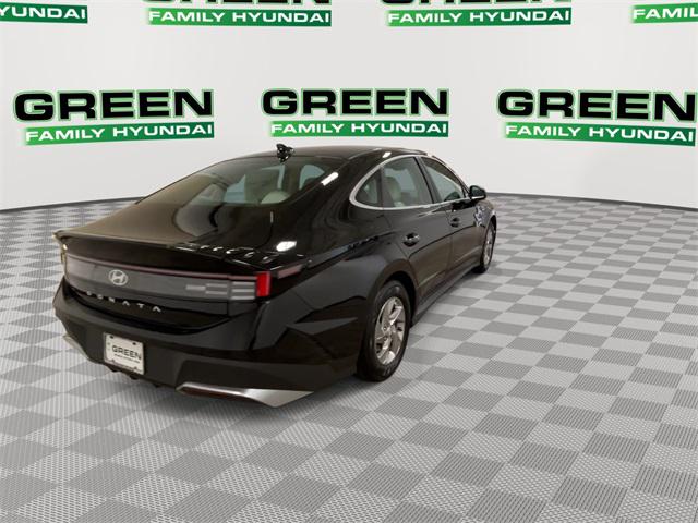2025 Hyundai Sonata SE photo 12