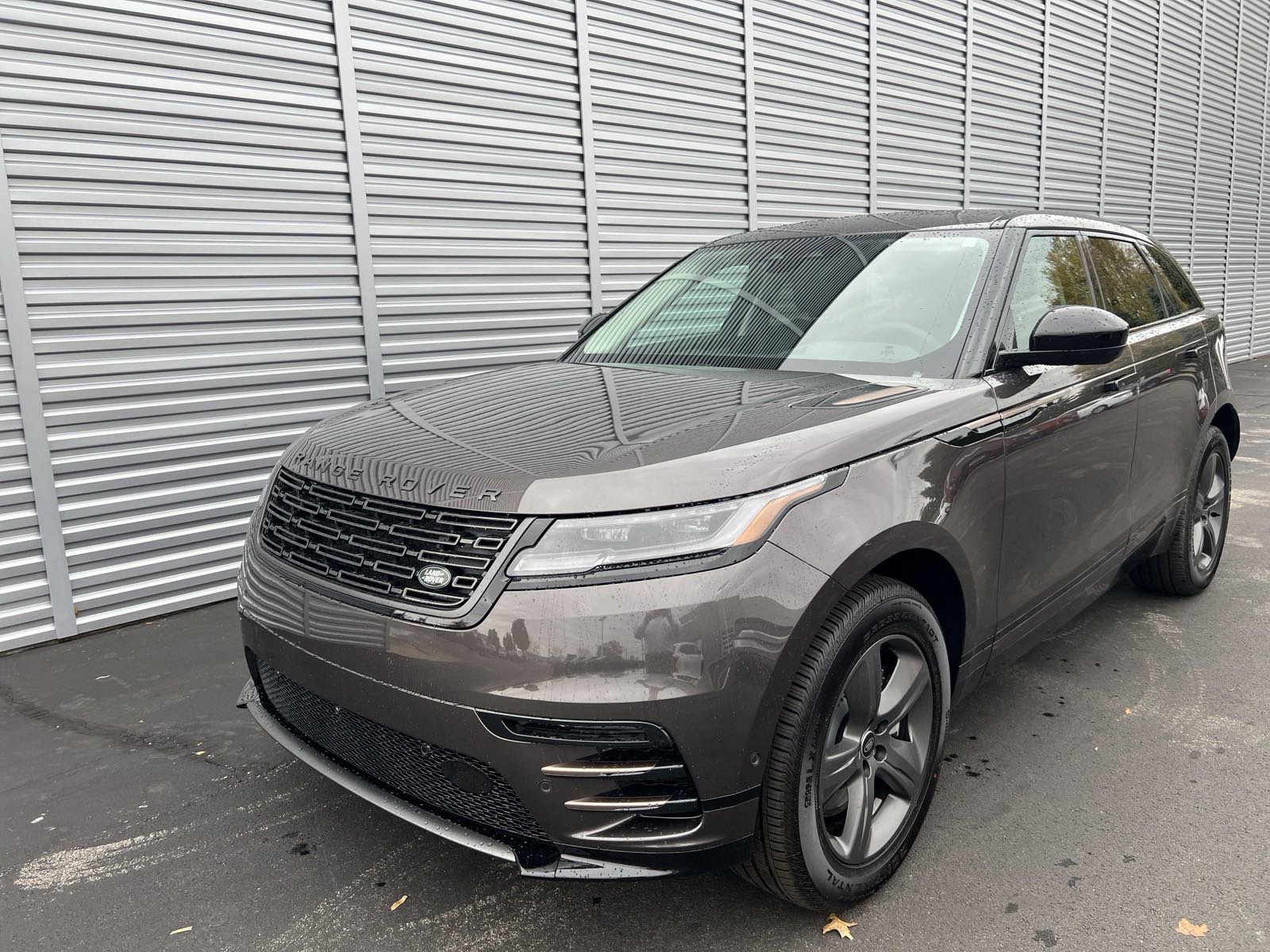 2025 Land Rover Range Rover Velar Dynamic SE's photo