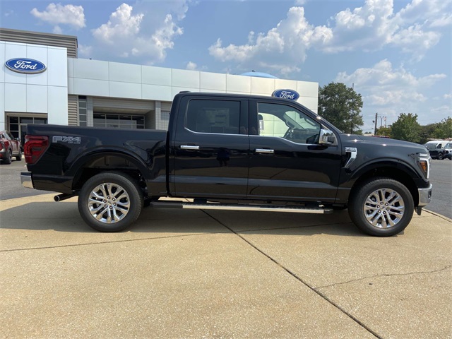 2025 Ford F-150 Lariat photo 2