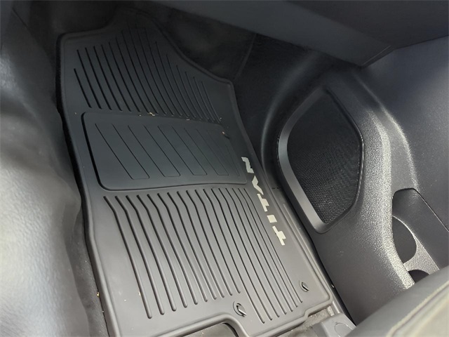 2019 Nissan Titan S Crew Cab photo 21