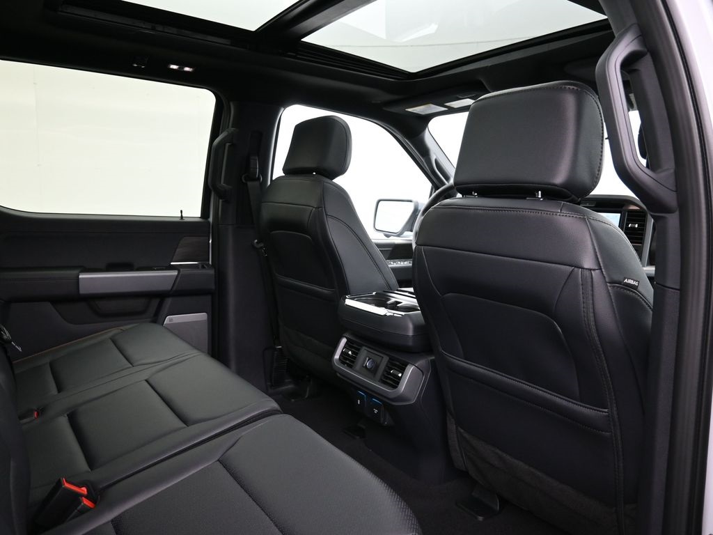 2025 Ford F-150 Lariat photo 28