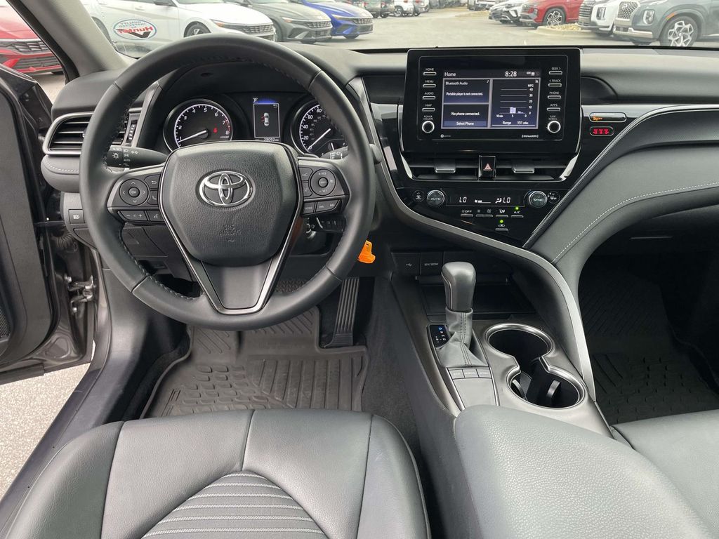 2024 Toyota Camry SE photo 4