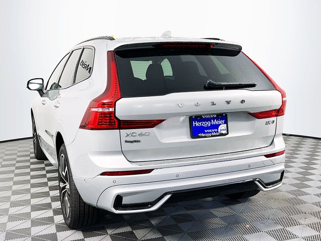 2025 Volvo XC60 B5 Plus photo 4