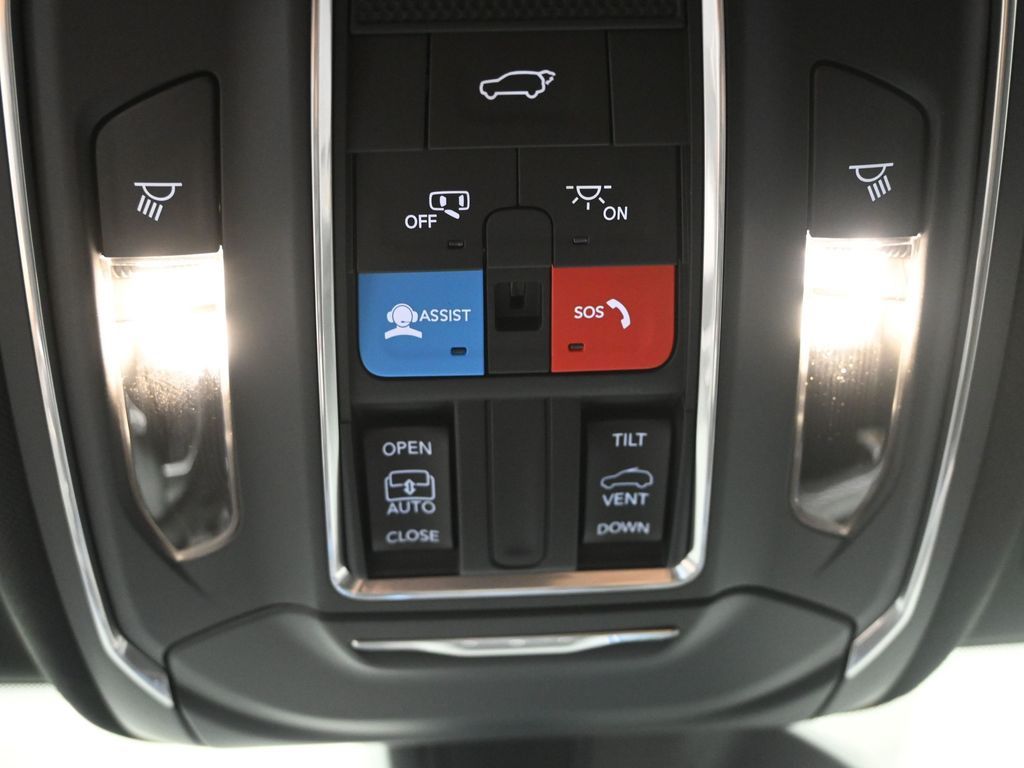 2025 Jeep Grand Cherokee Altitude X photo 16