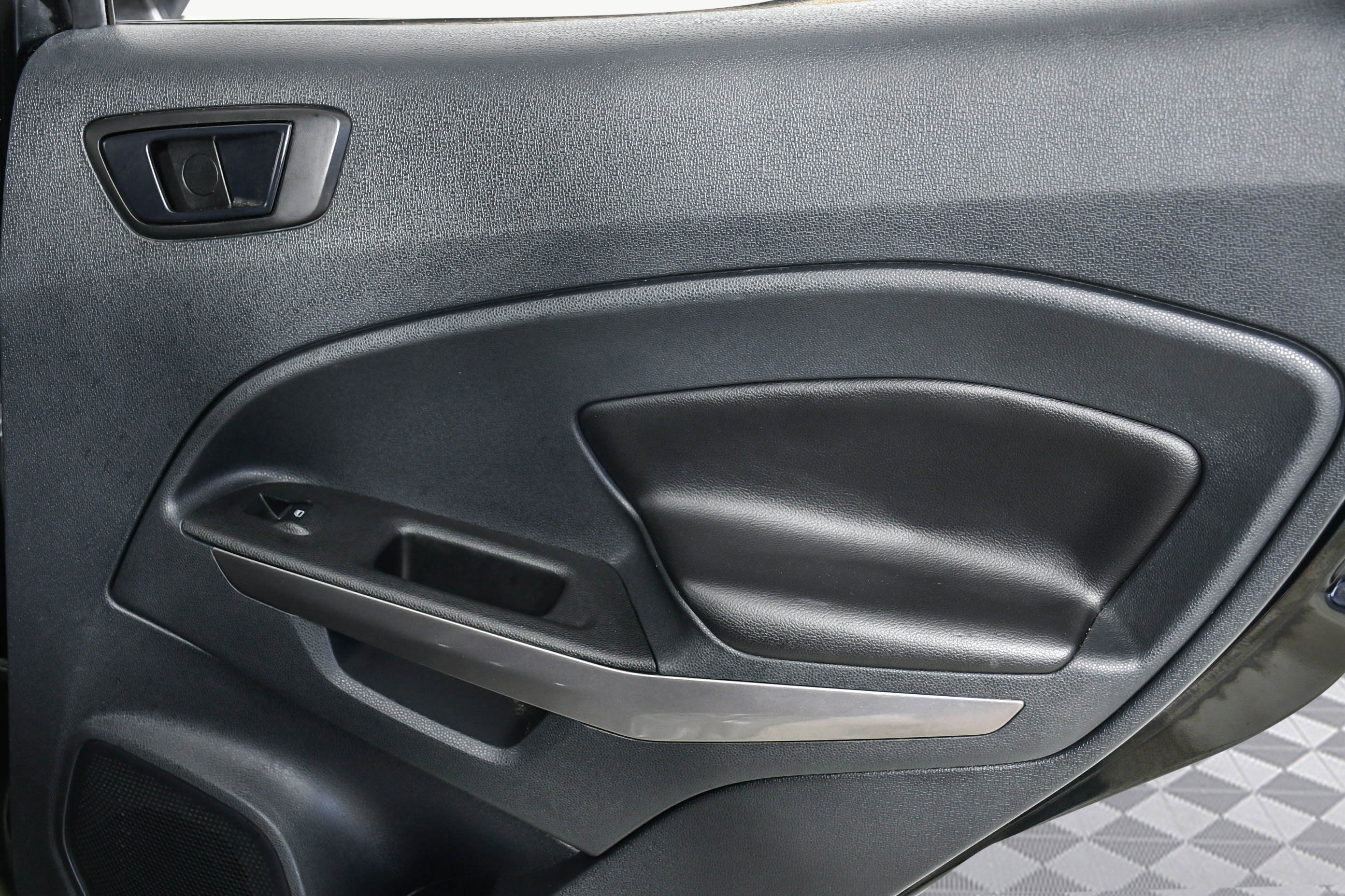 2020 Ford EcoSport SES photo 23