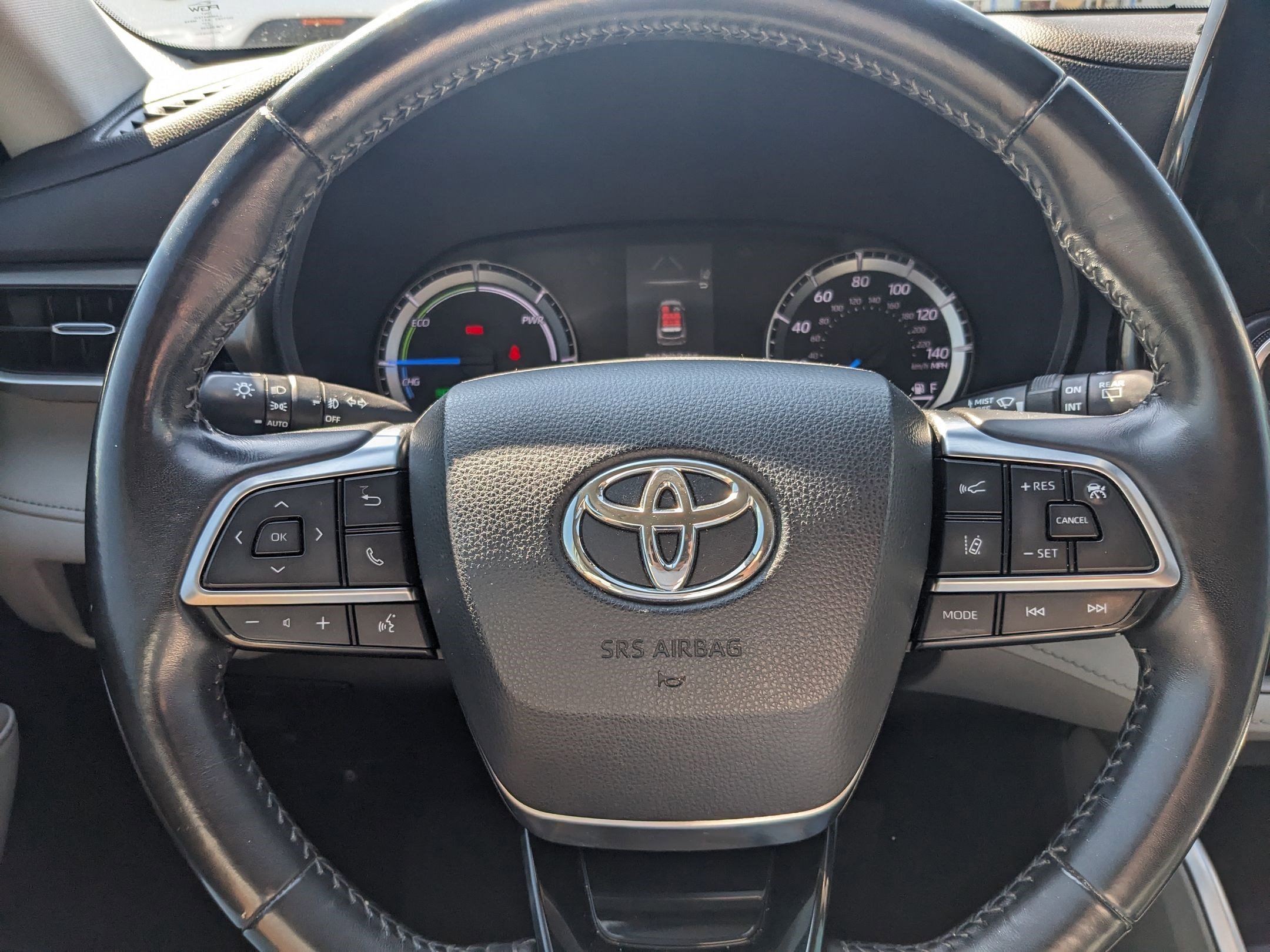 2021 Toyota Highlander Hybrid LE photo 14