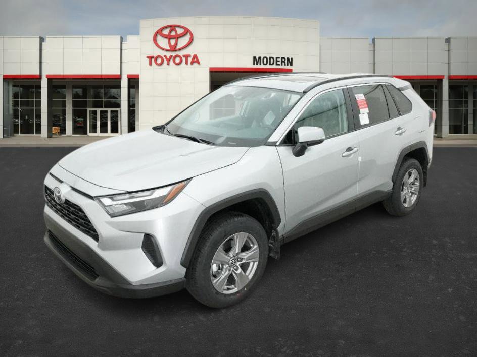 2025 Toyota RAV4 XLE's photo