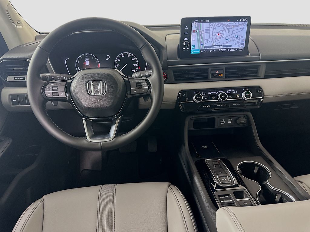 2025 Honda Pilot Touring photo 17