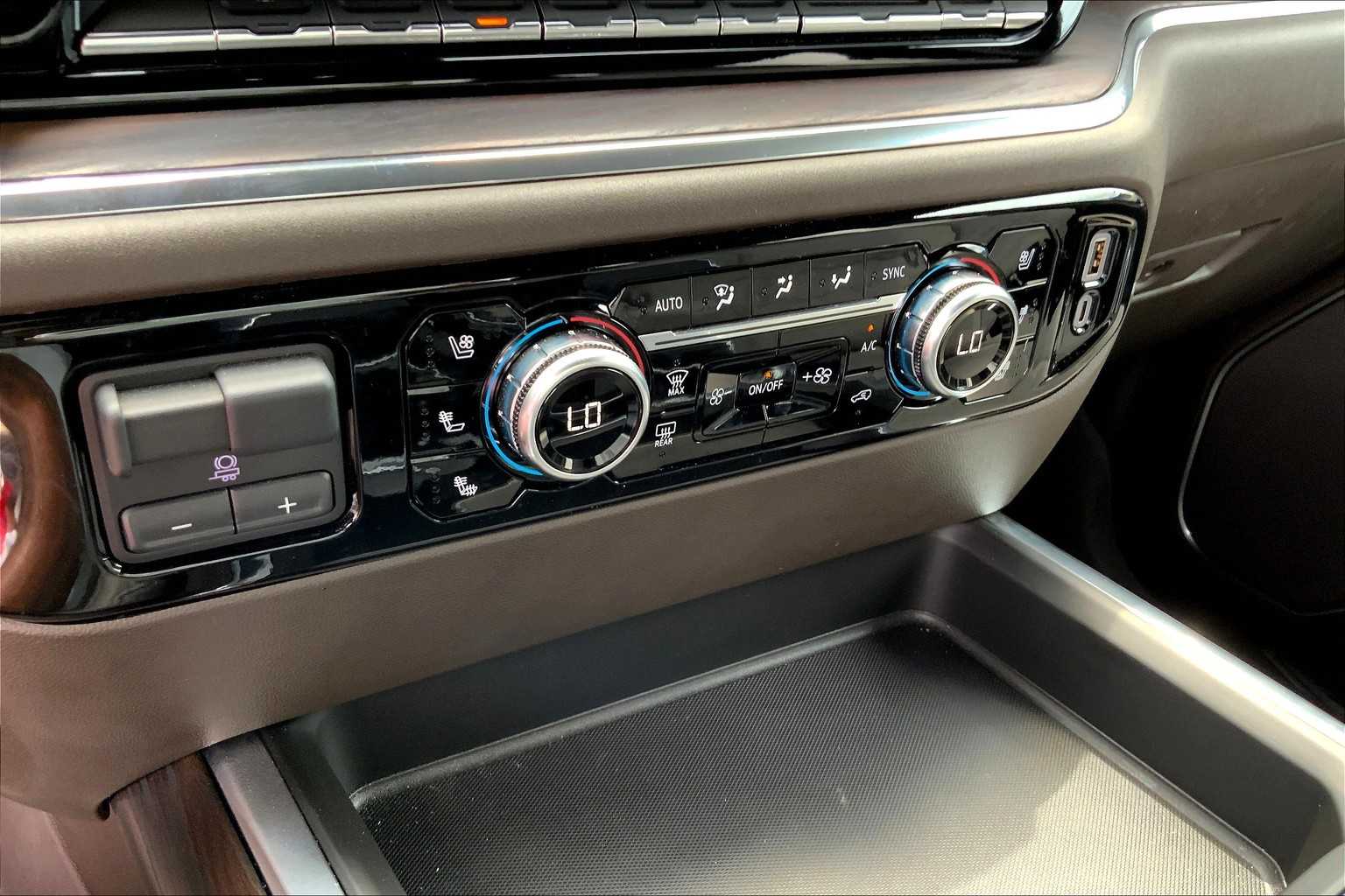 2024 Gmc Sierra HD SLT photo 31