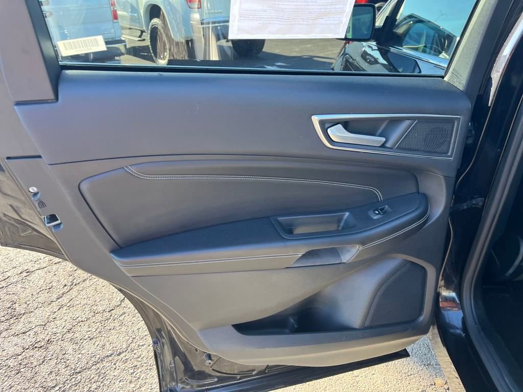 2022 Ford Edge Titanium photo 19