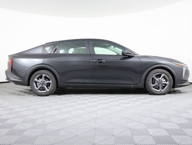 2025 Kia K4 LXS photo 4