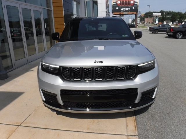 2023 Jeep Grand Cherokee Summit Reserve High Altitude photo 3