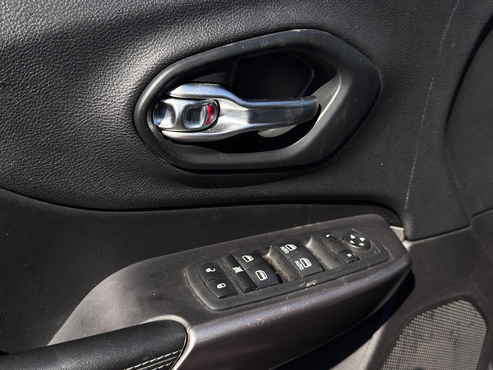 2020 Jeep Cherokee Latitude photo 14