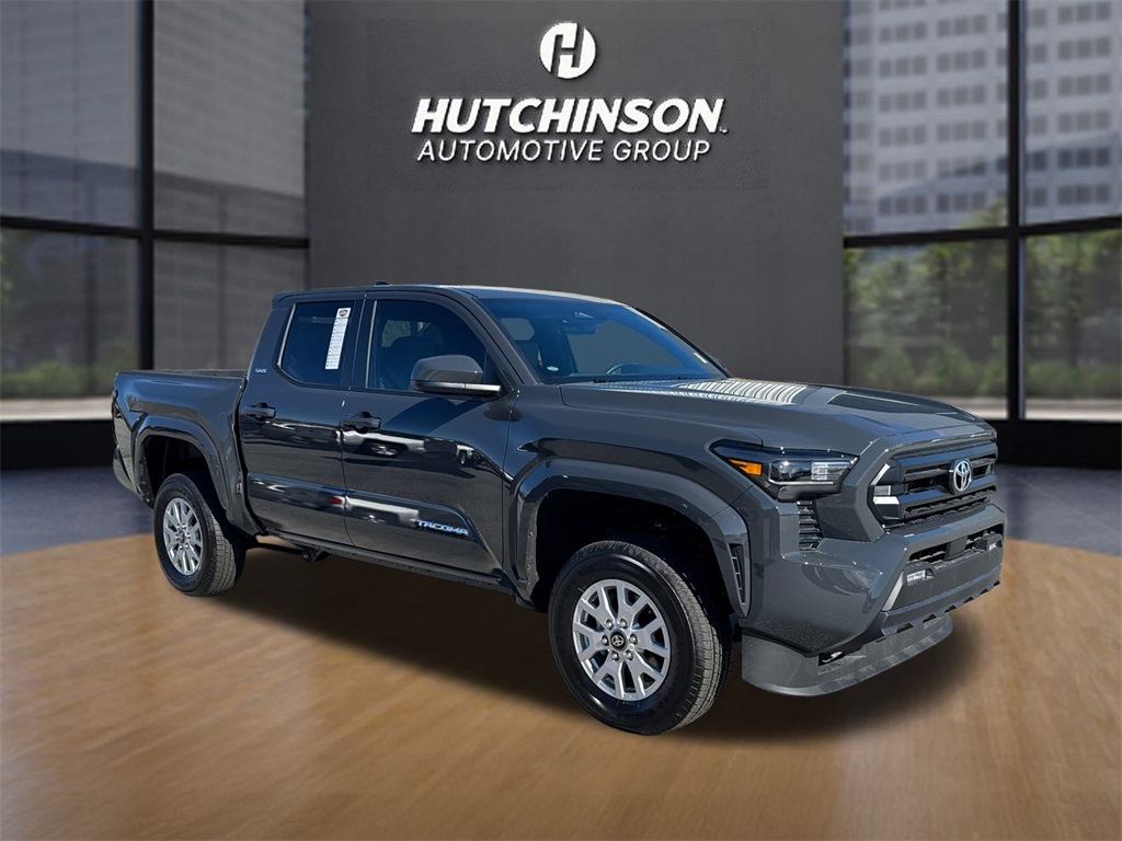 2025 Toyota Tacoma SR5's photo