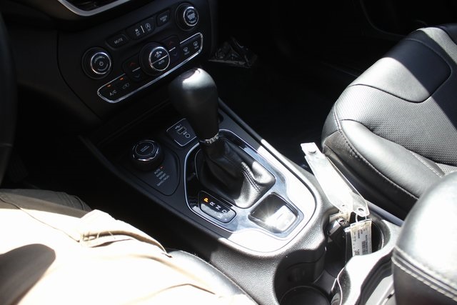 2021 Jeep Cherokee Limited photo 9