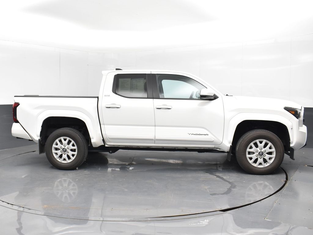 2024 Toyota Tacoma SR5 photo 3