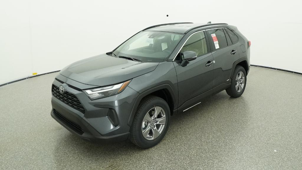 2025 Toyota RAV4 XLE's photo