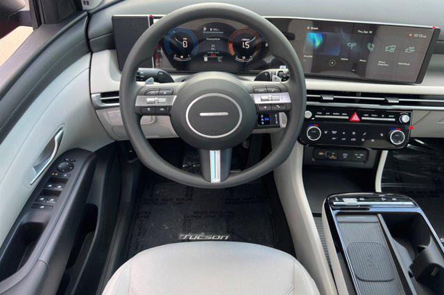2025 Hyundai Tucson Hybrid photo 9