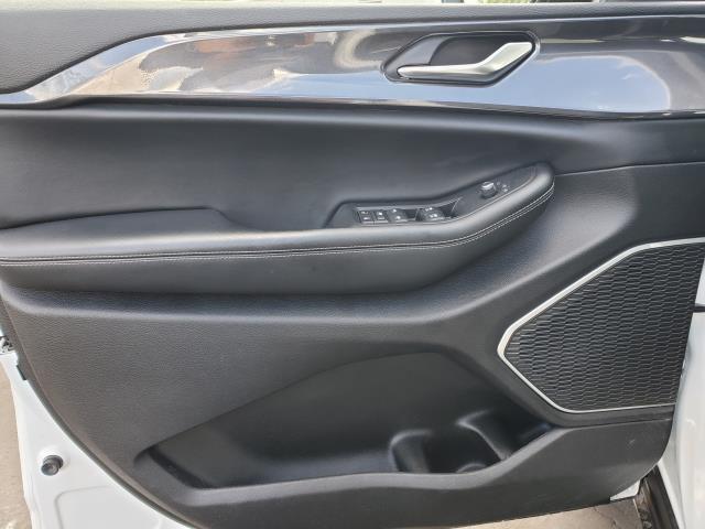 2022 Jeep Grand Cherokee Altitude photo 15