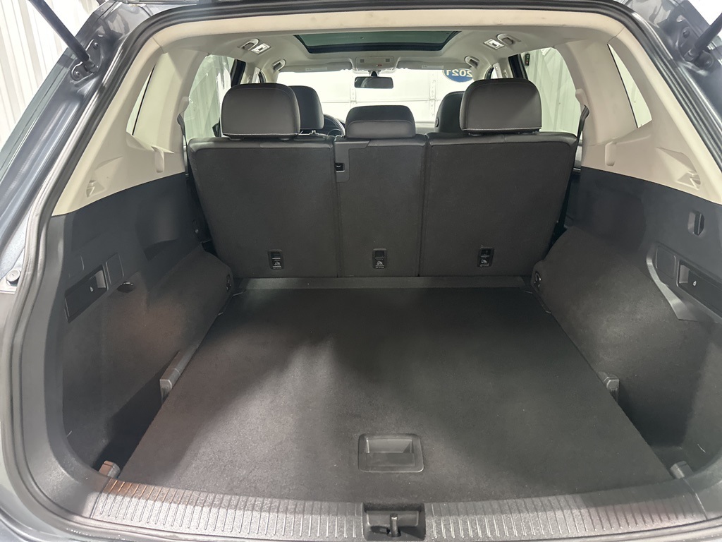 2021 Volkswagen Tiguan R-Line Black SEL photo 23