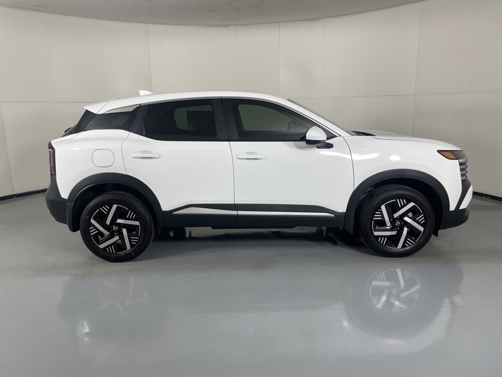 2025 Nissan Kicks SV photo 9