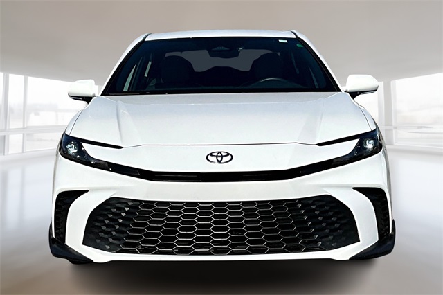 2025 Toyota Camry SE photo 3