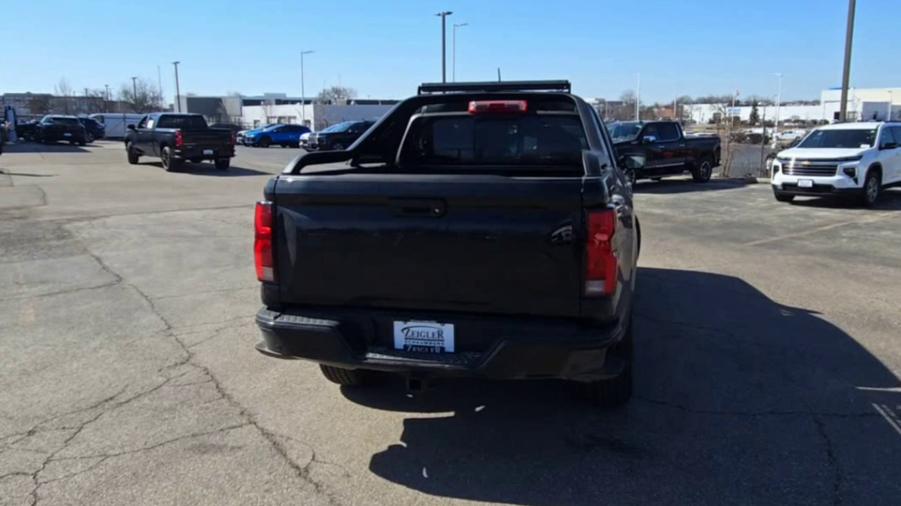 2025 Chevrolet Colorado Z71 photo 6