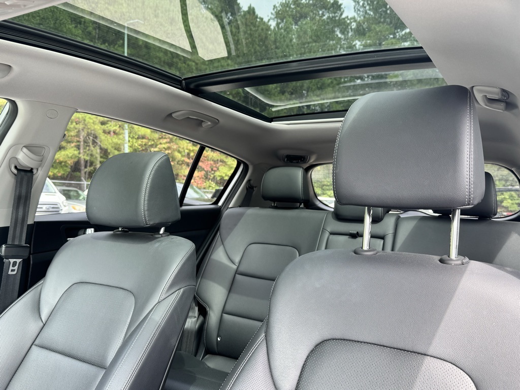 2022 Kia Sportage EX photo 3
