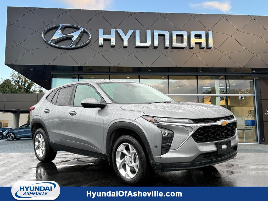 2024 Chevrolet Trax LS