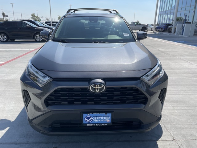 2024 Toyota RAV4 XLE photo 2