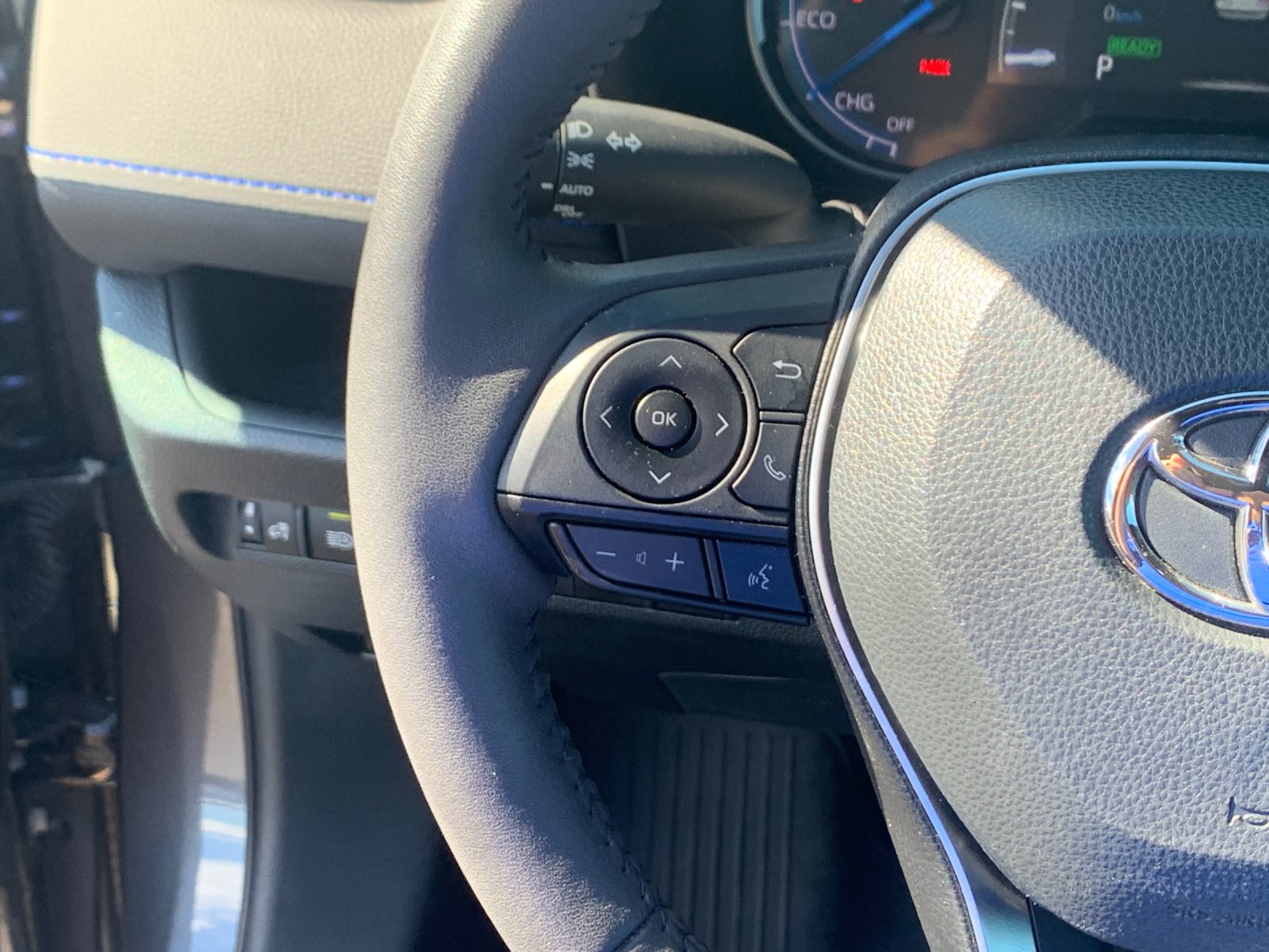 2023 Toyota RAV4 Hybrid XSE photo 22
