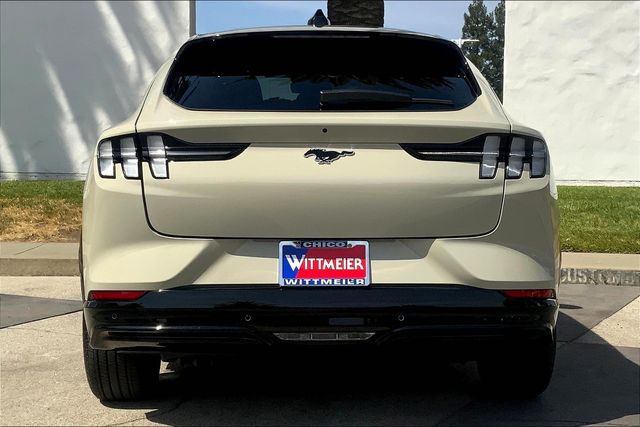 2025 Ford Mustang Mach-E Premium photo 4