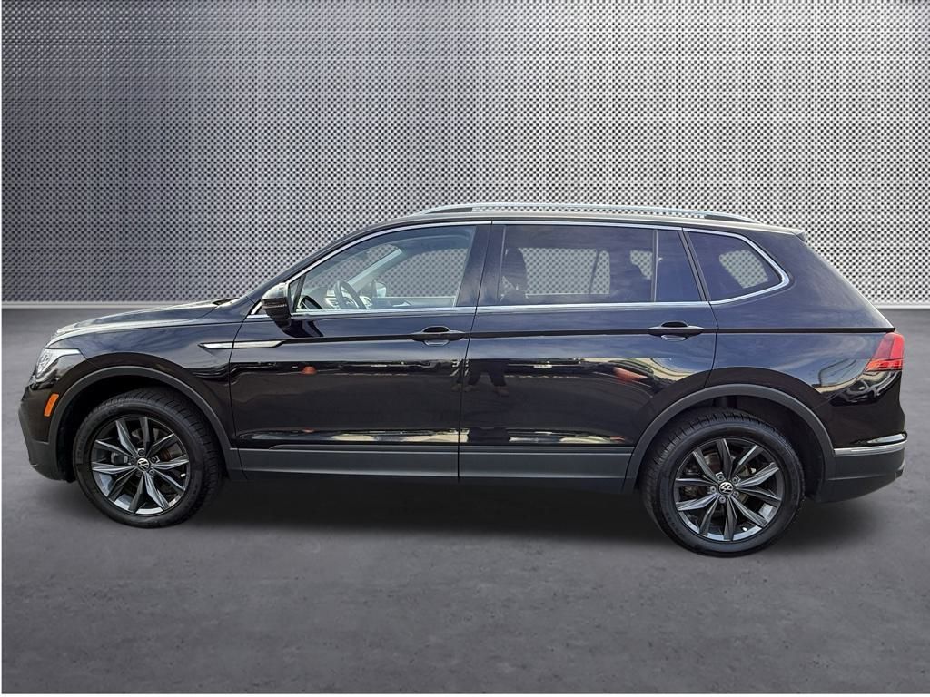 2022 Volkswagen Tiguan SE photo 2