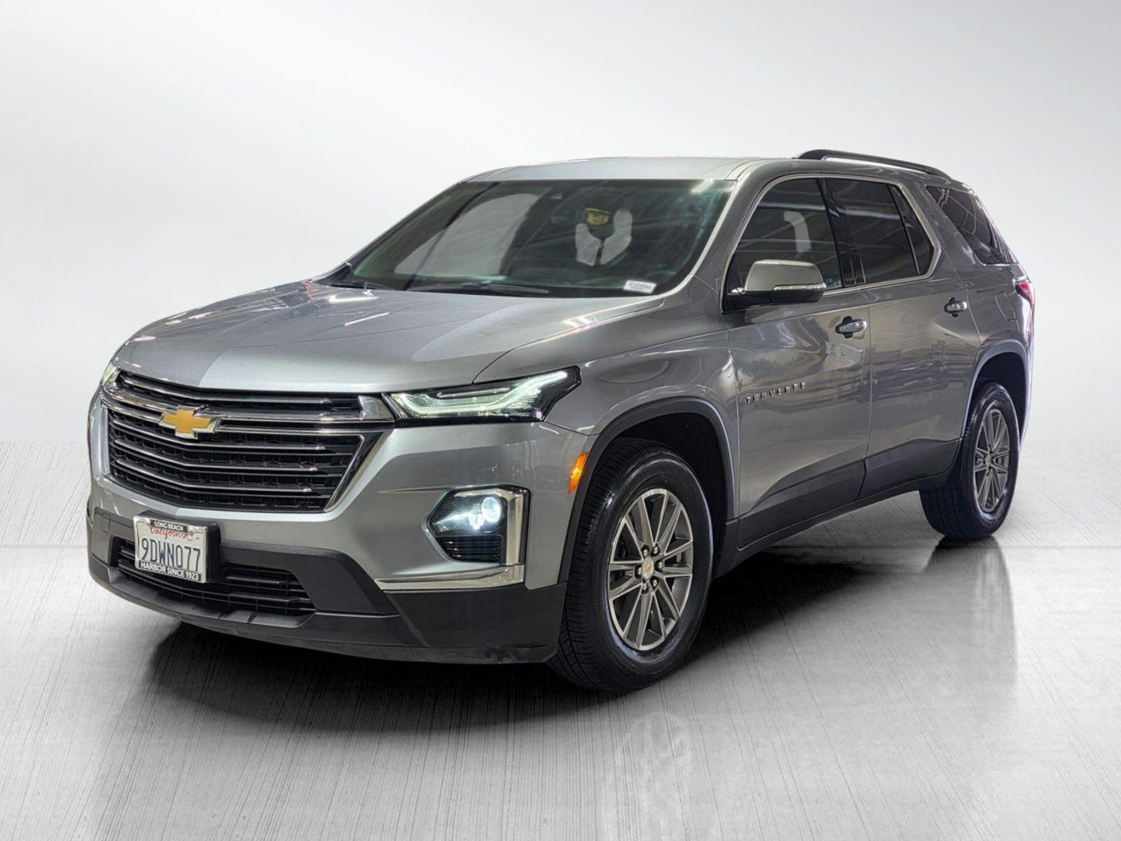 2023 Chevrolet Traverse photo 2