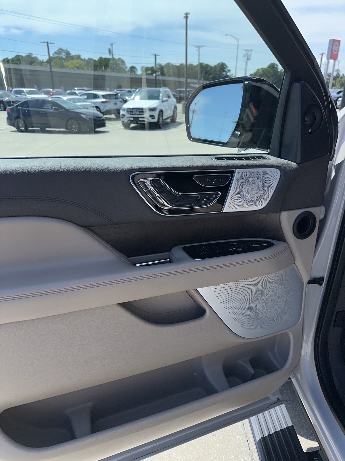 2024 Lincoln Navigator Reserve photo 4