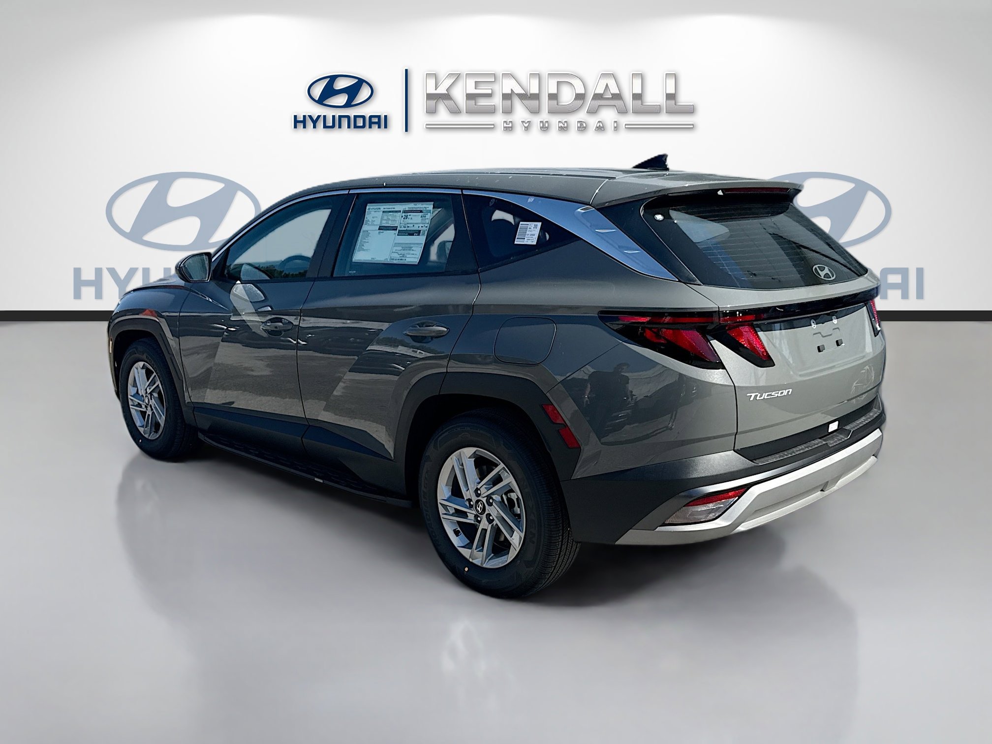 2026 Hyundai Tucson SE photo 2
