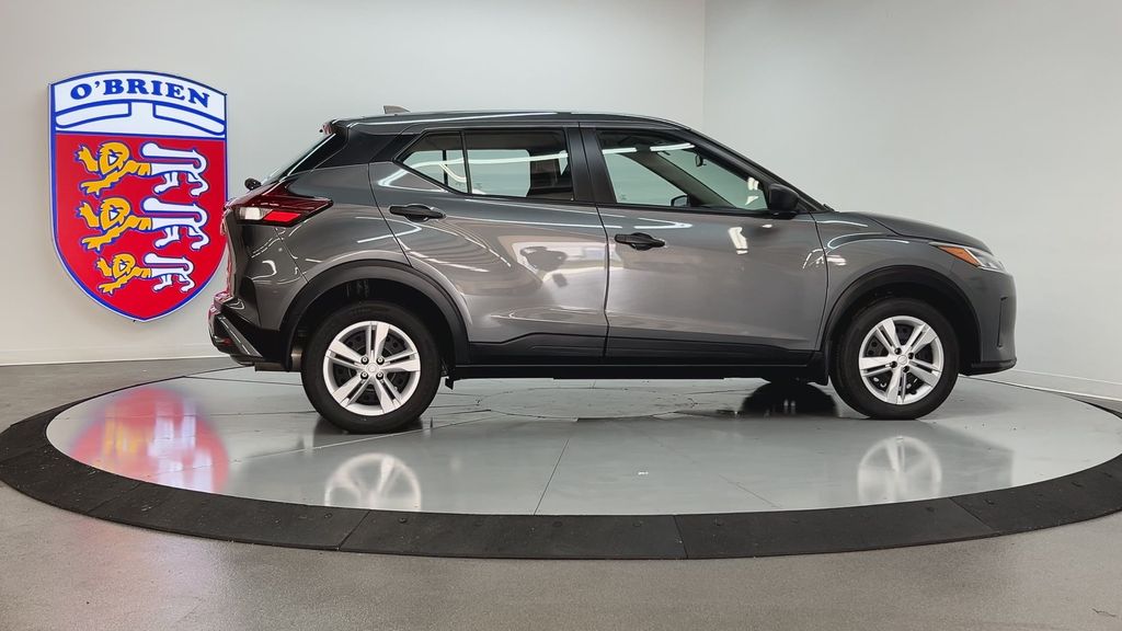 2025 Nissan Kicks Play S photo 4