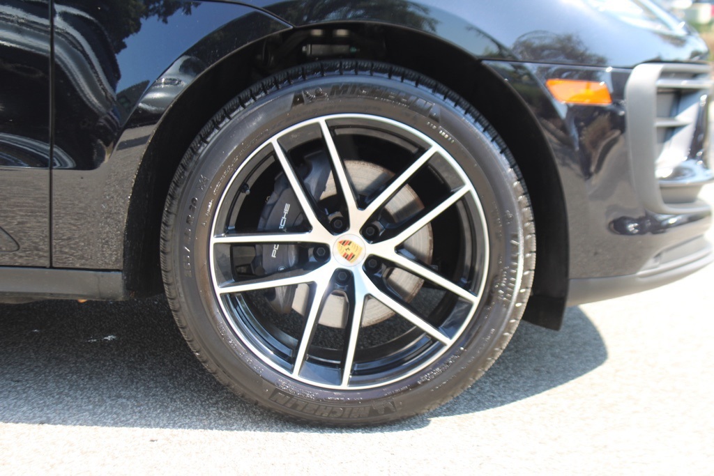 2025 Porsche Macan T photo 15