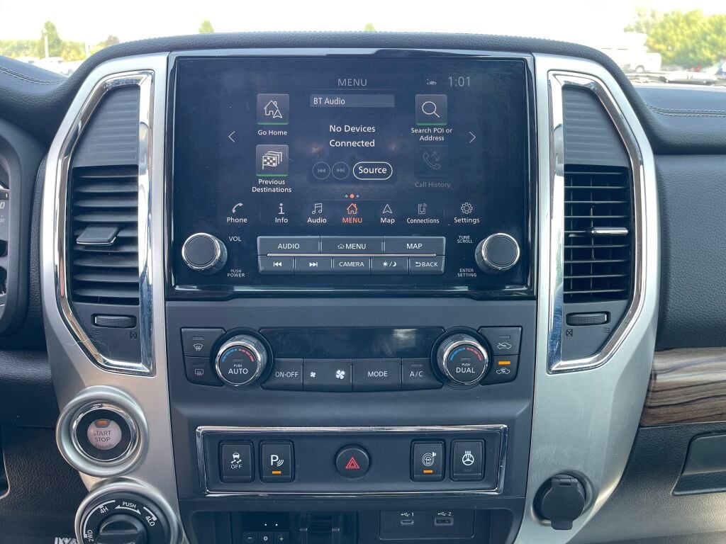 2020 Nissan Titan SL photo 13