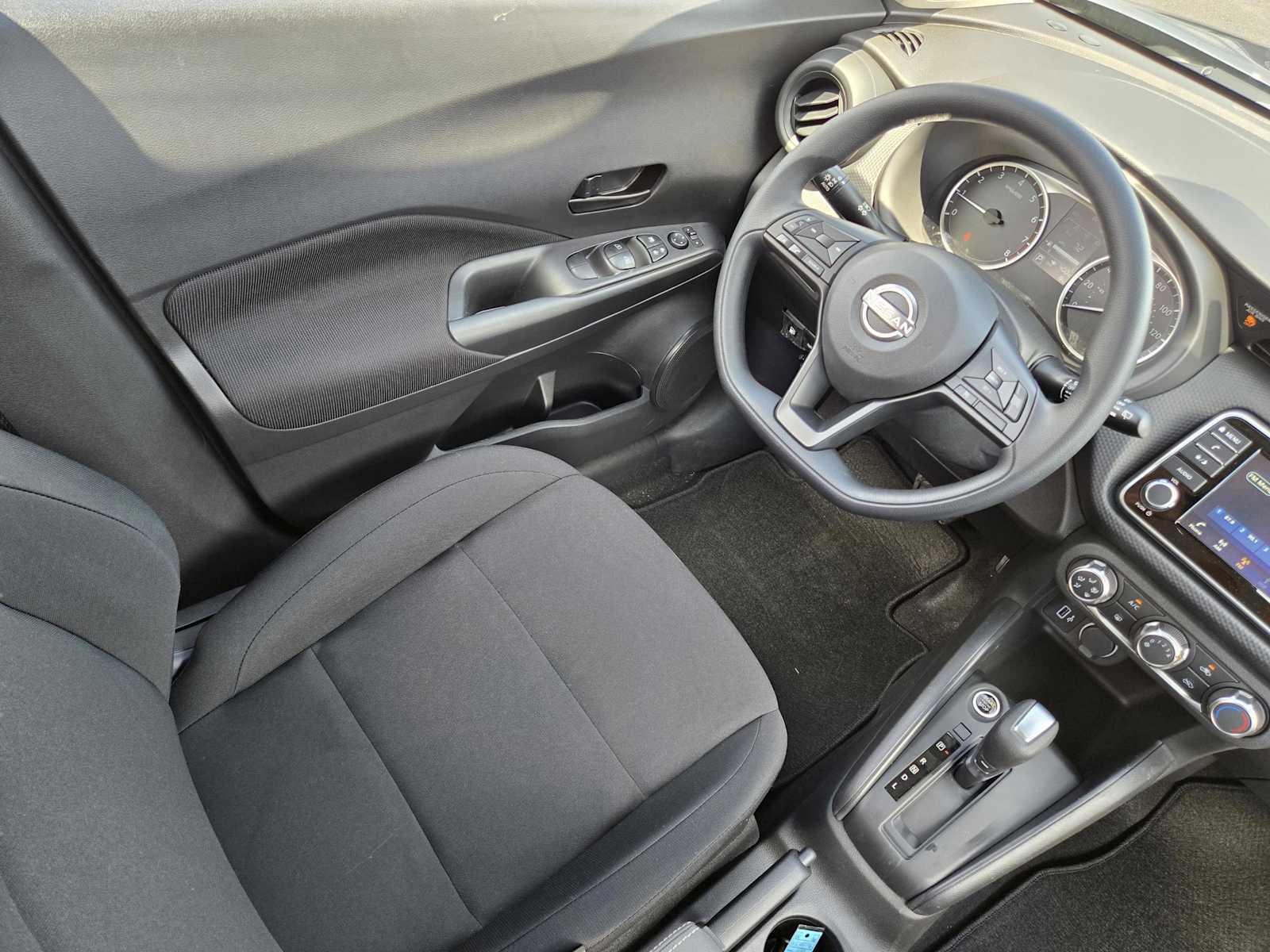2025 Nissan Kicks Play S photo 16