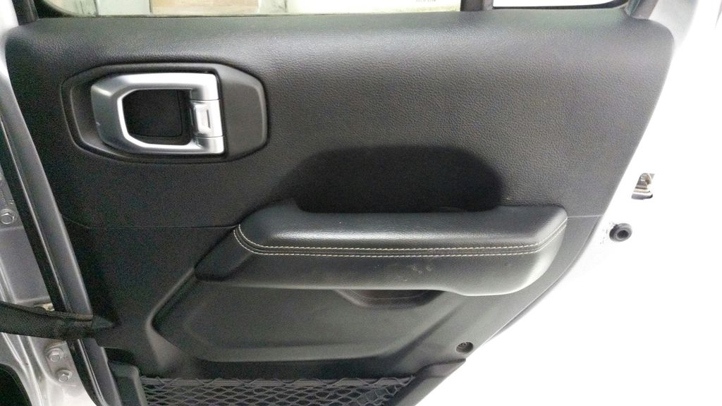 Used 2020 Silver Jeep Unlimited Sahara image 31
