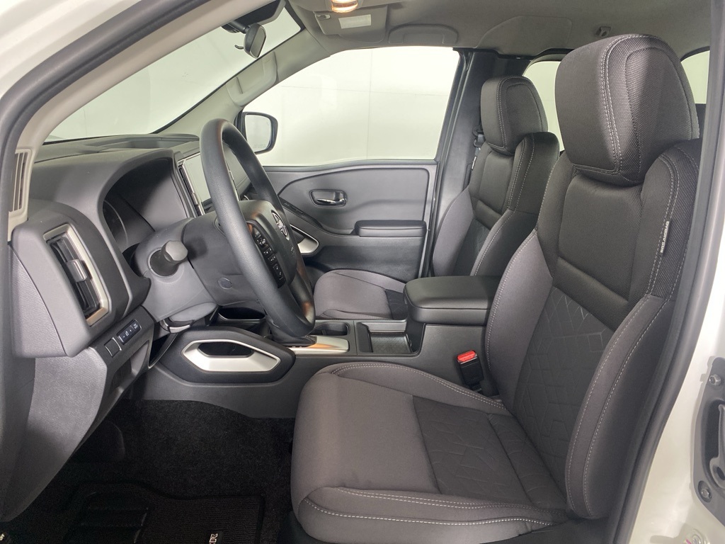 2025 Nissan Frontier SV photo 3