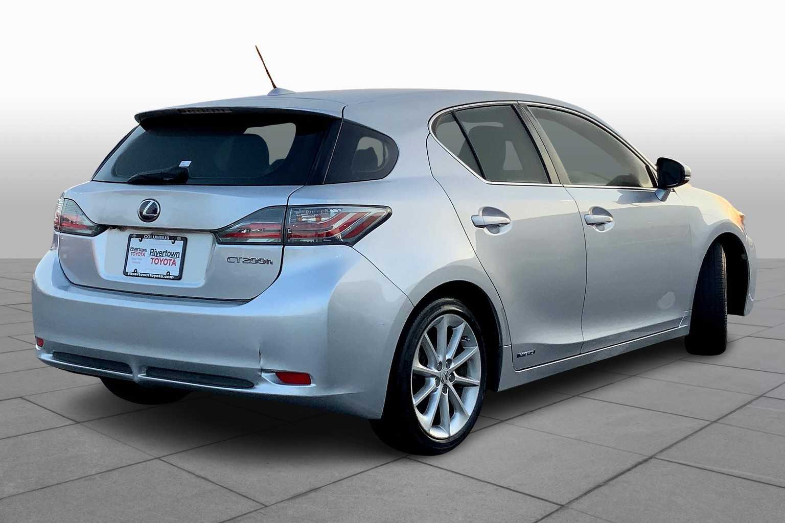 2013 Lexus CT 200h photo 12
