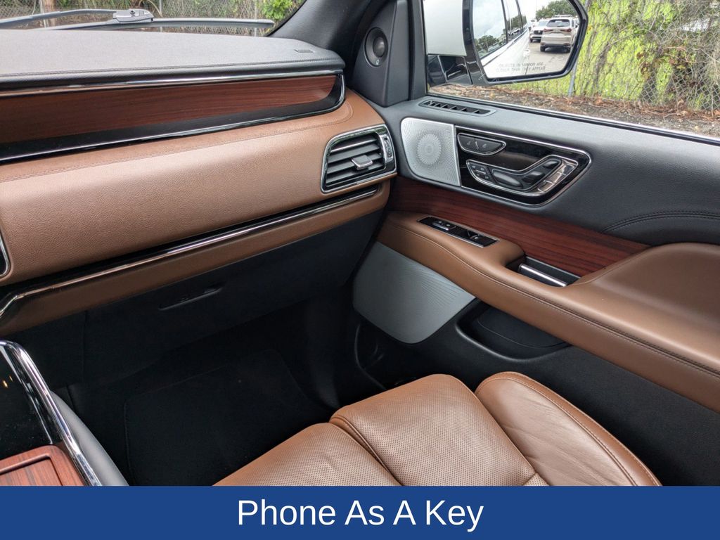 2023 Lincoln Navigator L Reserve photo 19