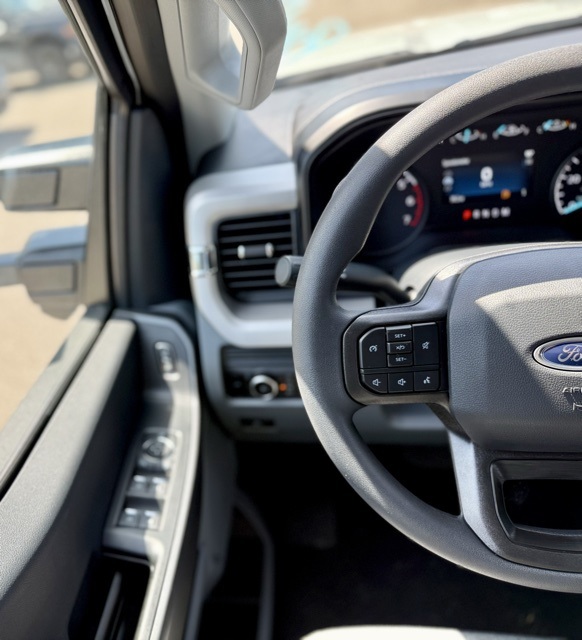 2025 Ford F-350 XL photo 17