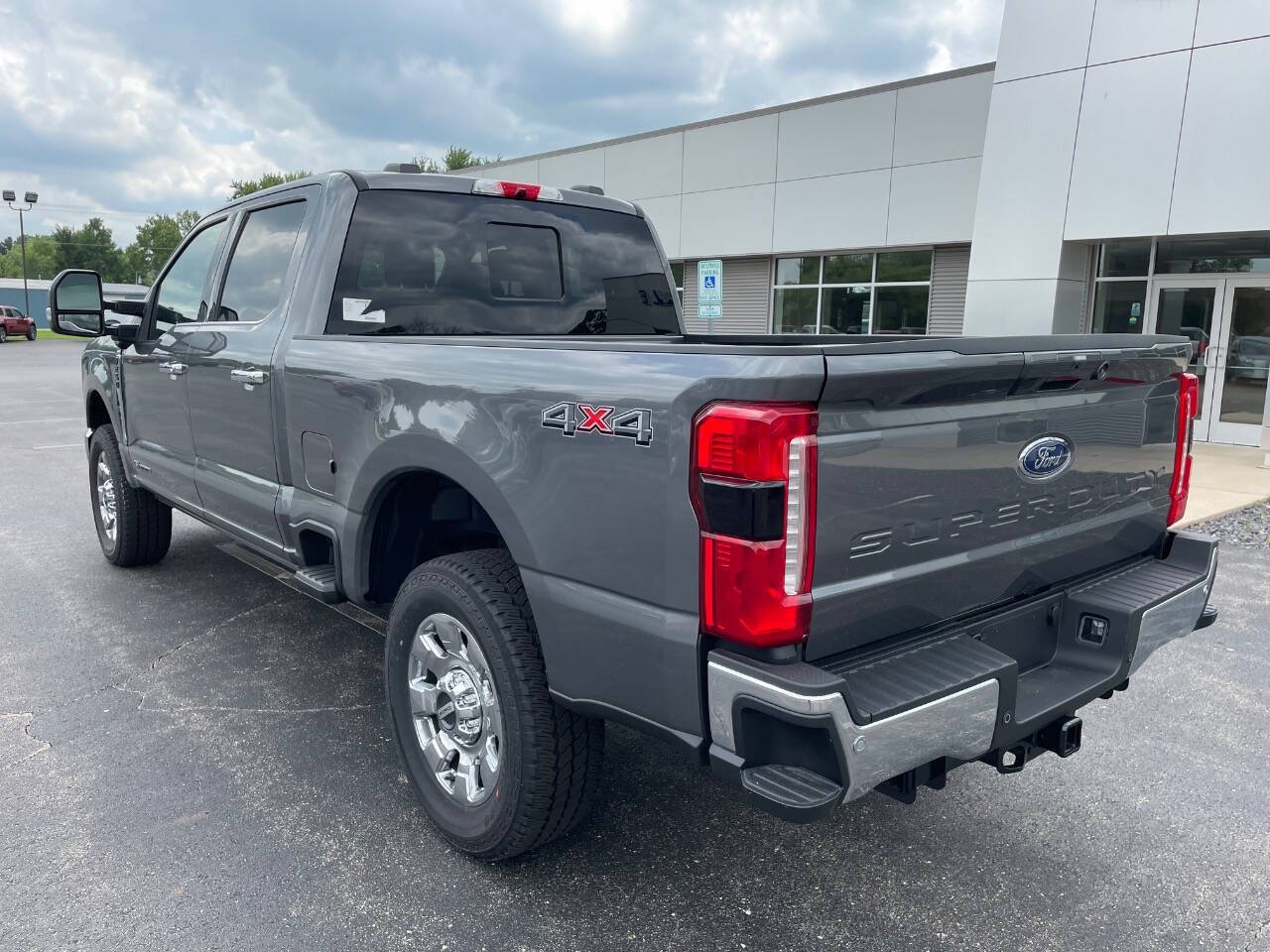 2025 Ford F-250 Lariat photo 5